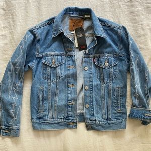 Levi’s Embroidered Jean Jacket NWOT